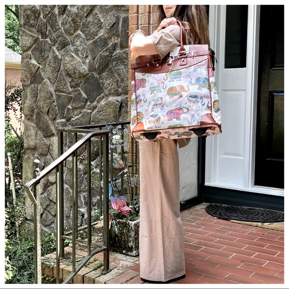 The Perfect Must Have Most Fabulous weekend Travel Rolling Bag - Picture 9 of 9